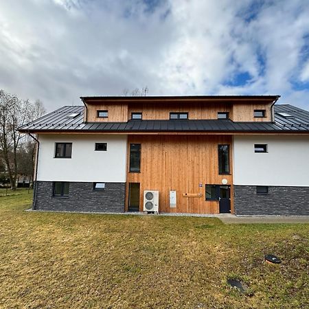 Apartmany U Plaze Lipna - Male Lipno Černá v Pošumaví Buitenkant foto