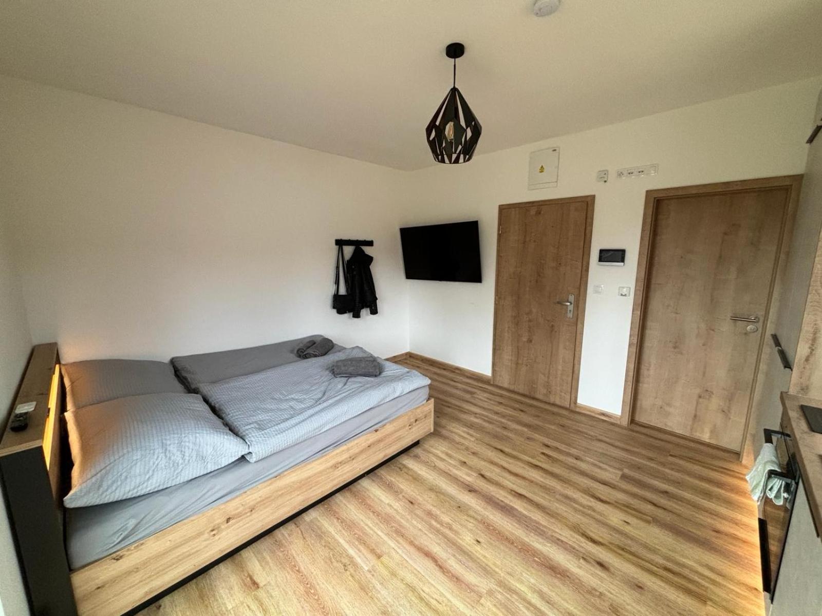 Apartmany U Plaze Lipna - Male Lipno Černá v Pošumaví Buitenkant foto